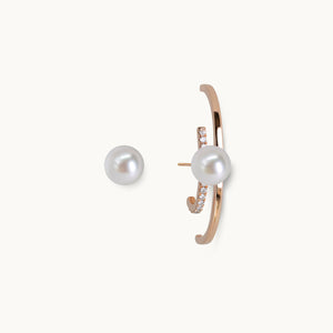 Open image in slideshow, Pearl Row Earrings
